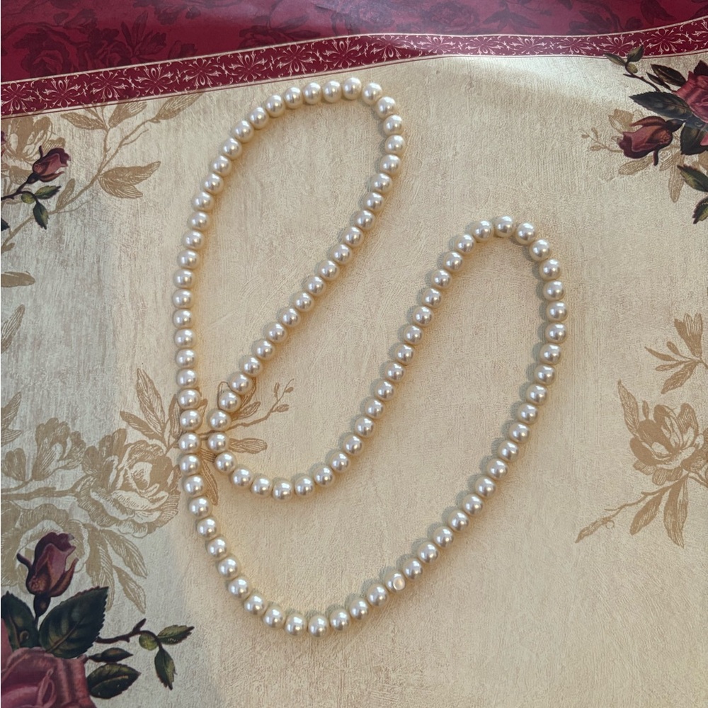 Vintage Cream Elegant Beautiful Pearl Necklace 26” Great Graduation Gift!! - Picture 2 of 5
